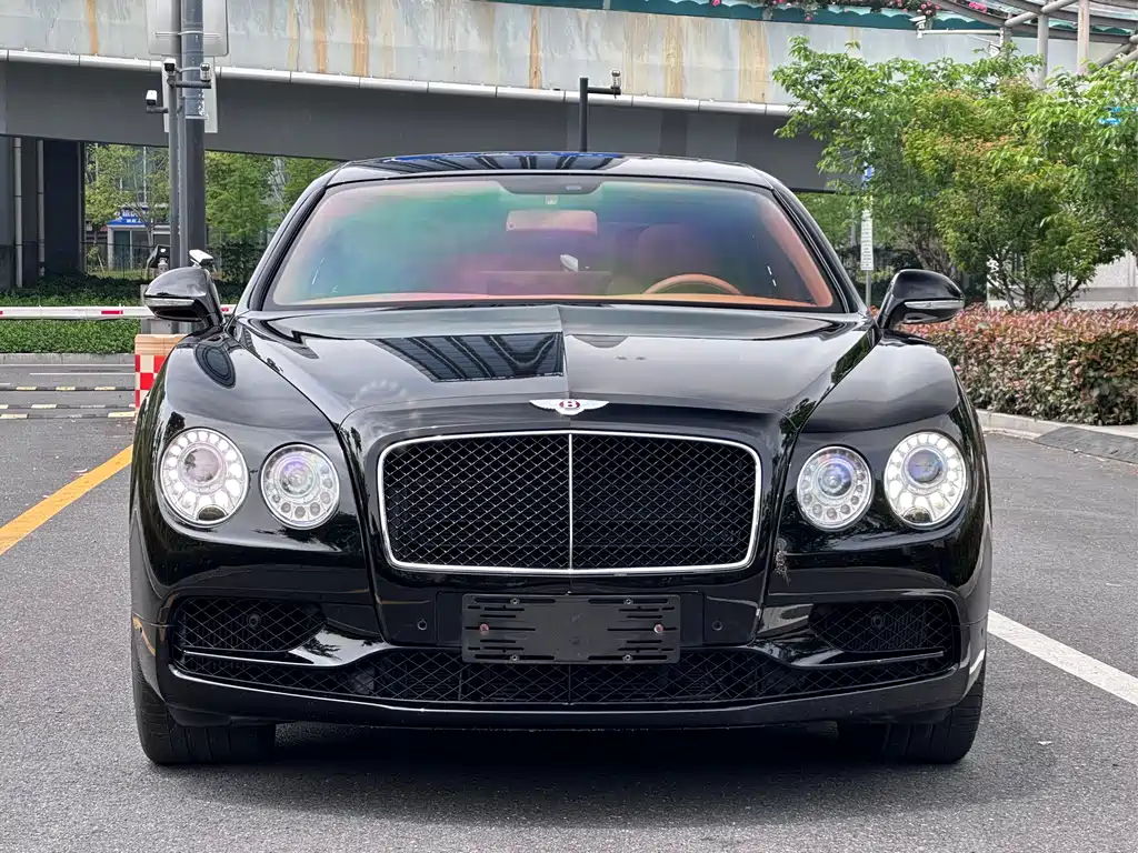 Bentley Flying Spur — фото 2