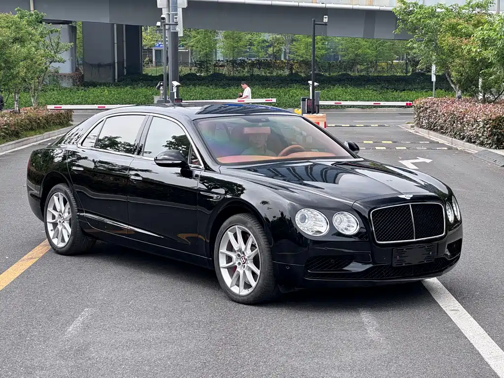 Bentley Flying Spur — фото 4