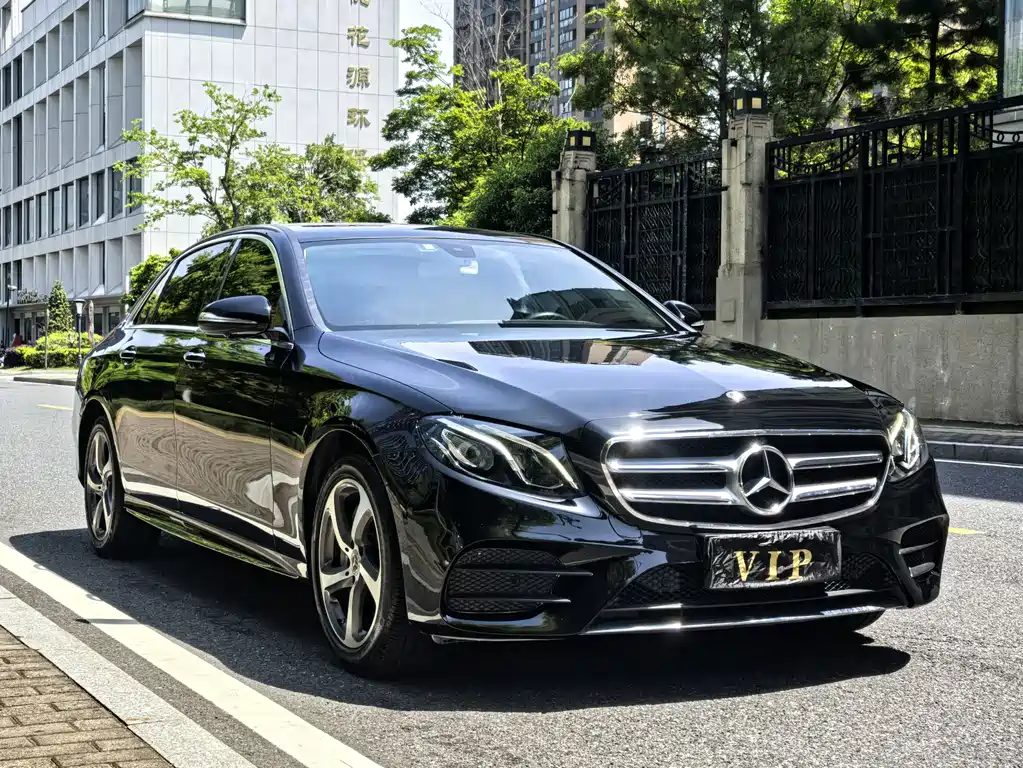 Mercedes-Benz E-Class — фото 3