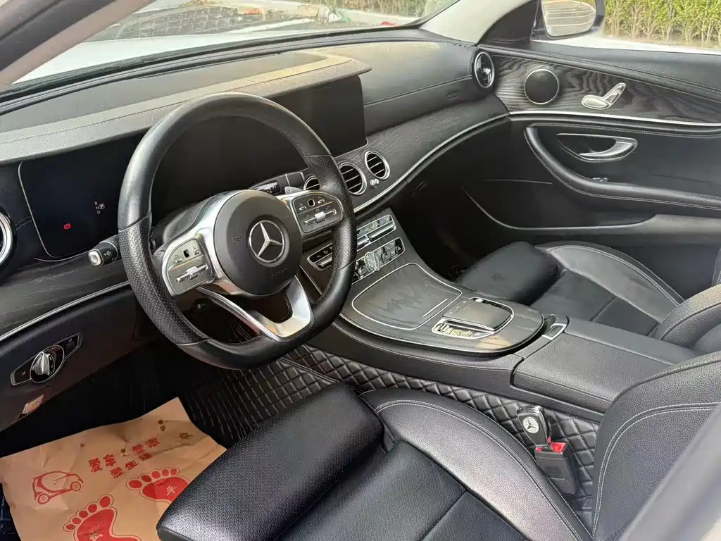Mercedes-Benz E-Class — фото 4
