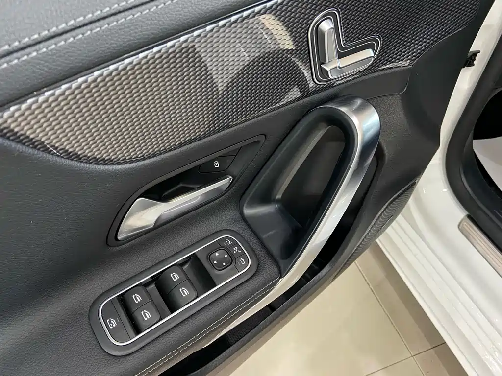 Mercedes-Benz A-Class — фото 11