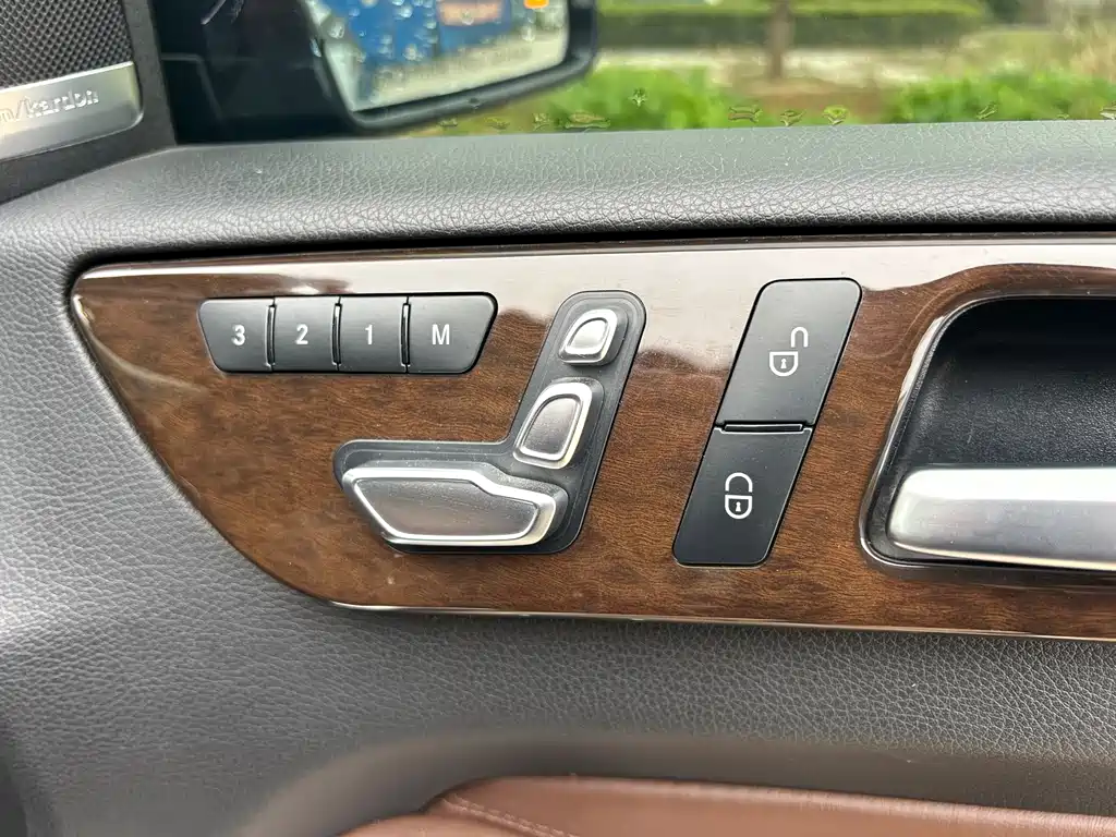 Mercedes-Benz GLS — фото 24