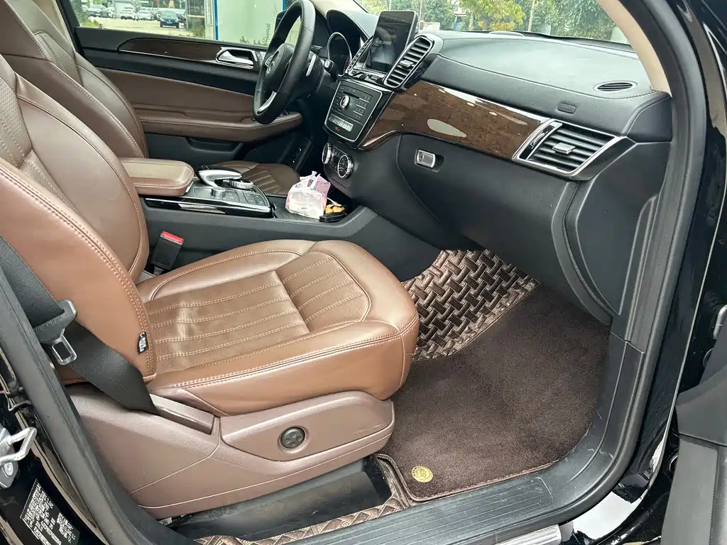 Mercedes-Benz GLS — фото 28