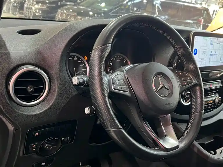 Mercedes-Benz Vito — фото 10