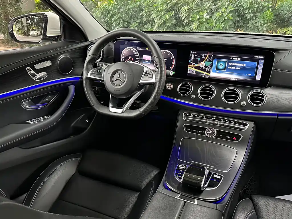 Mercedes-Benz E-Class — фото 9