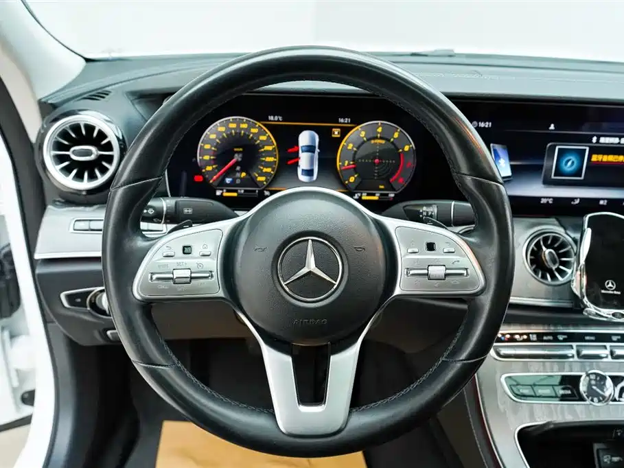 Mercedes-Benz CLS — фото 8