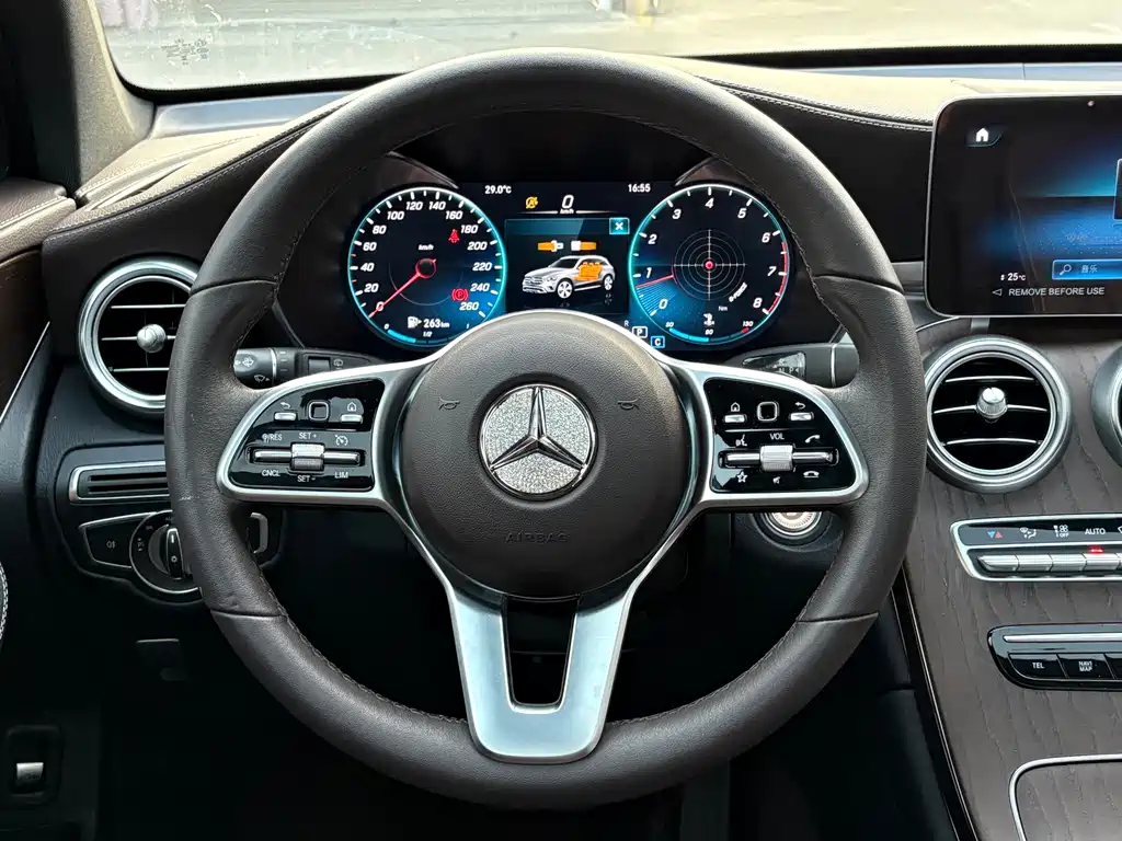 Mercedes-Benz GLC — фото 8