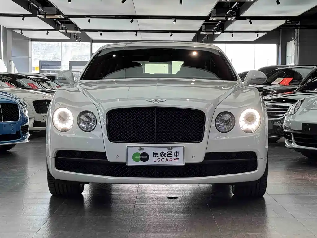 Bentley Flying Spur — фото 2