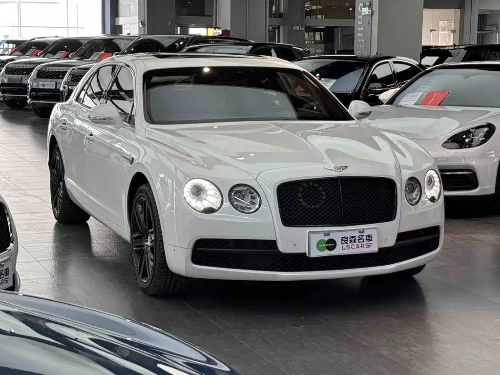 Bentley Flying Spur — фото 3