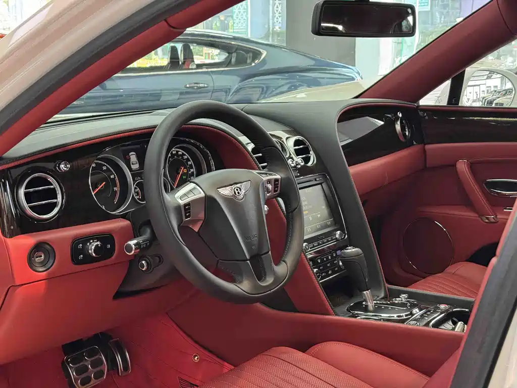 Bentley Flying Spur — фото 7