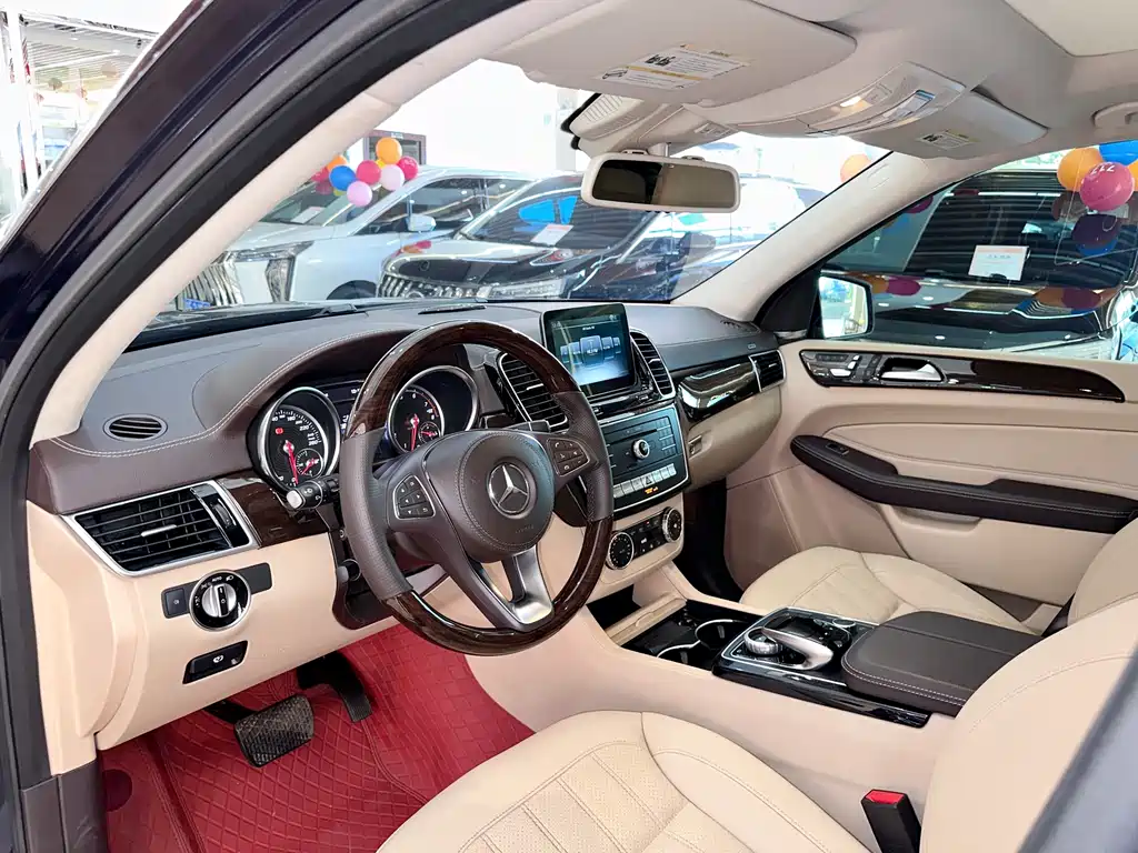 Mercedes-Benz GLS — фото 7