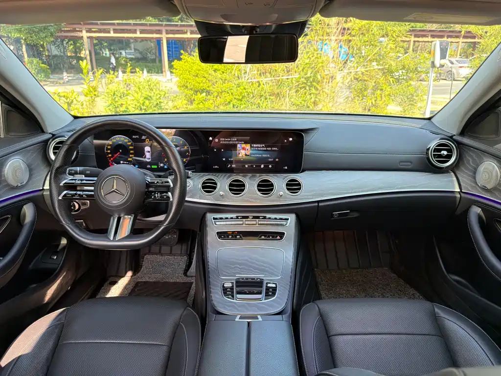 Mercedes-Benz E-Class — фото 15