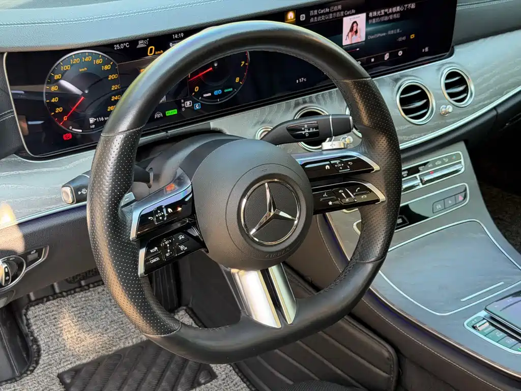 Mercedes-Benz E-Class — фото 17