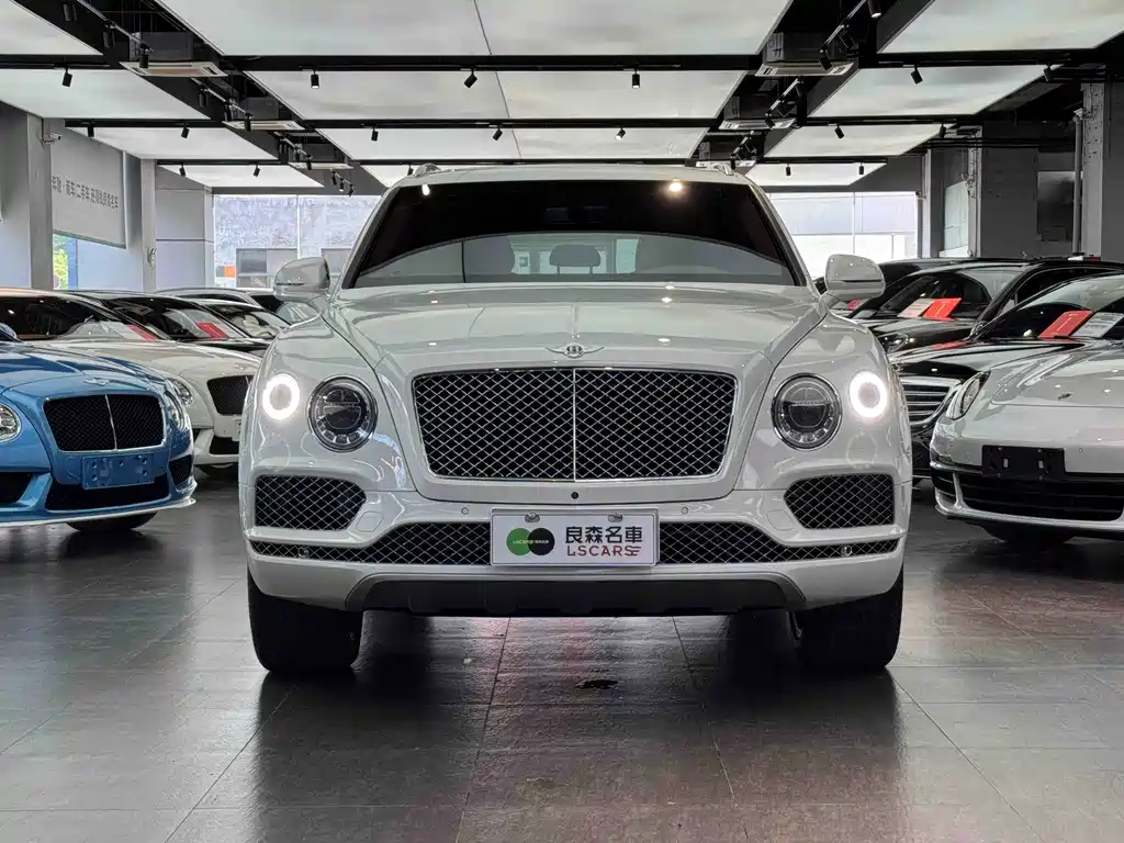Bentley Bentayga — фото 2