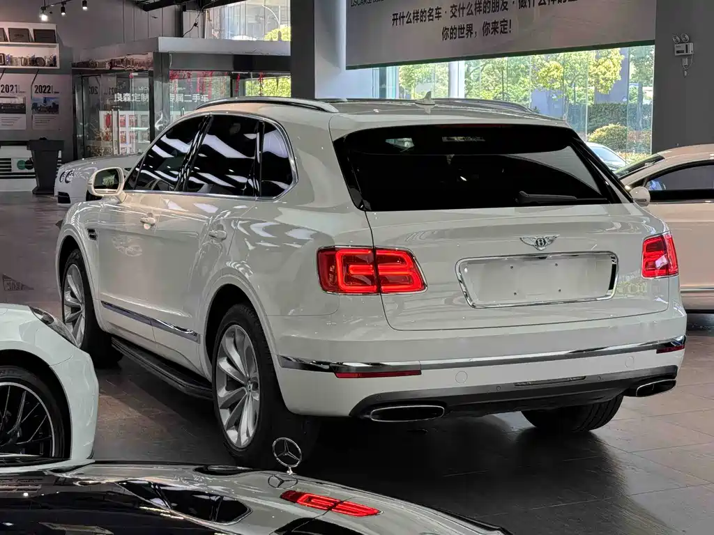 Bentley Bentayga — фото 4