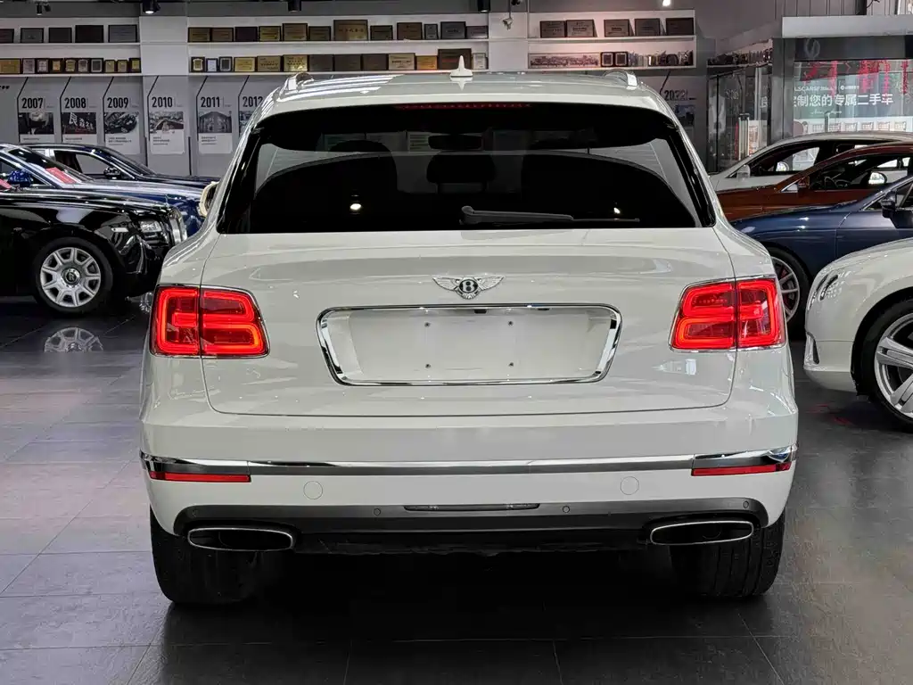 Bentley Bentayga — фото 5