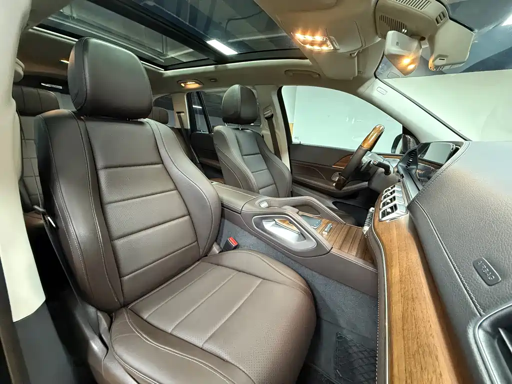 Mercedes-Benz GLS — фото 11