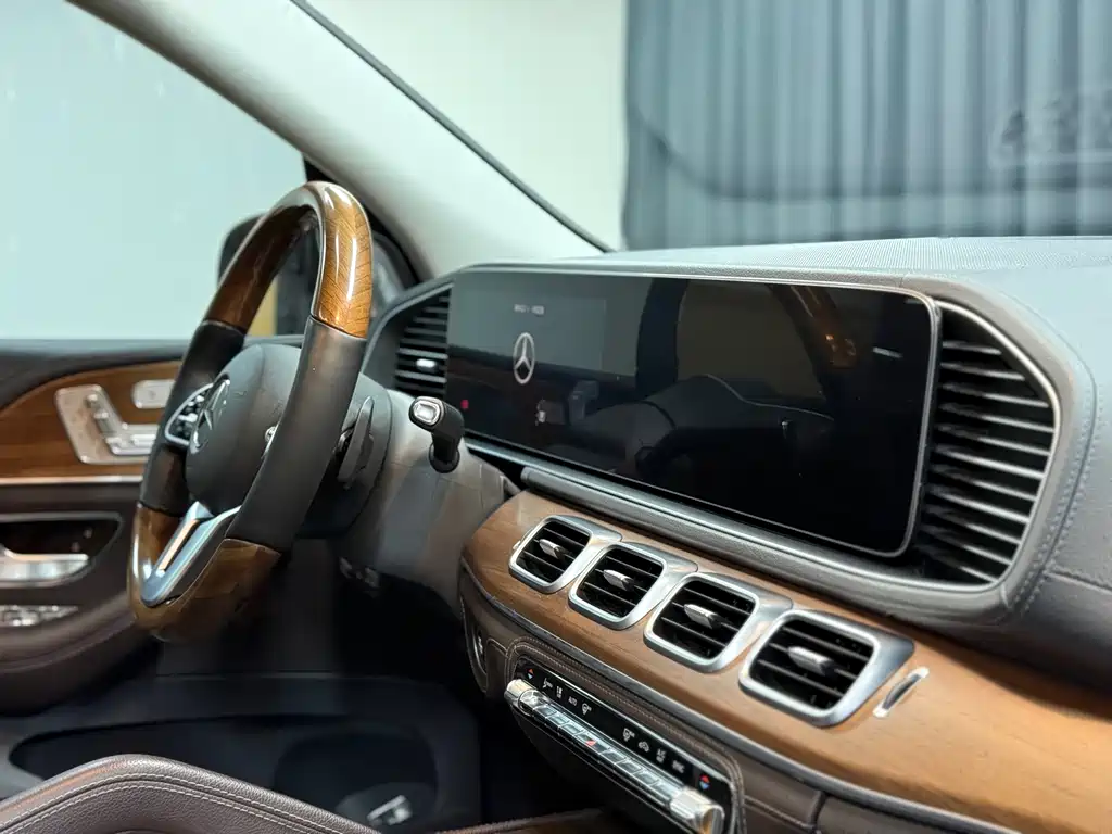 Mercedes-Benz GLS — фото 10