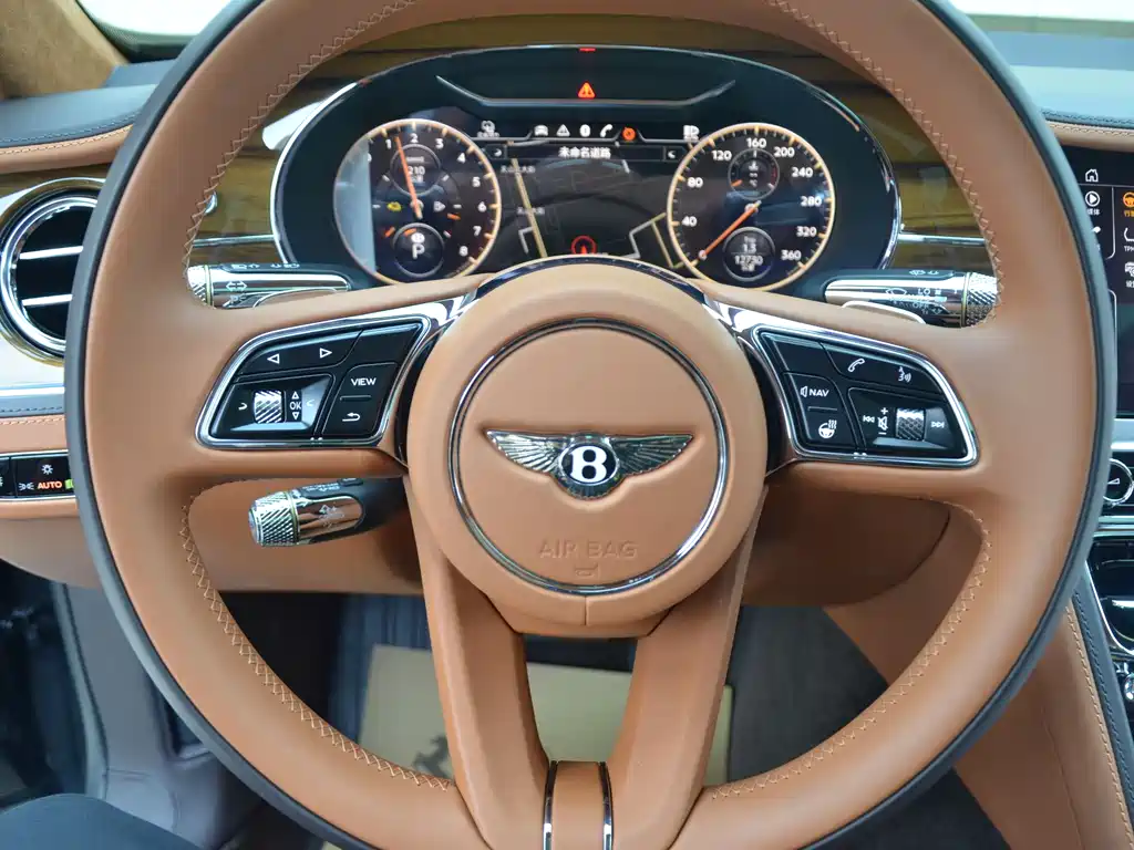 Bentley Flying Spur PHEV — фото 9