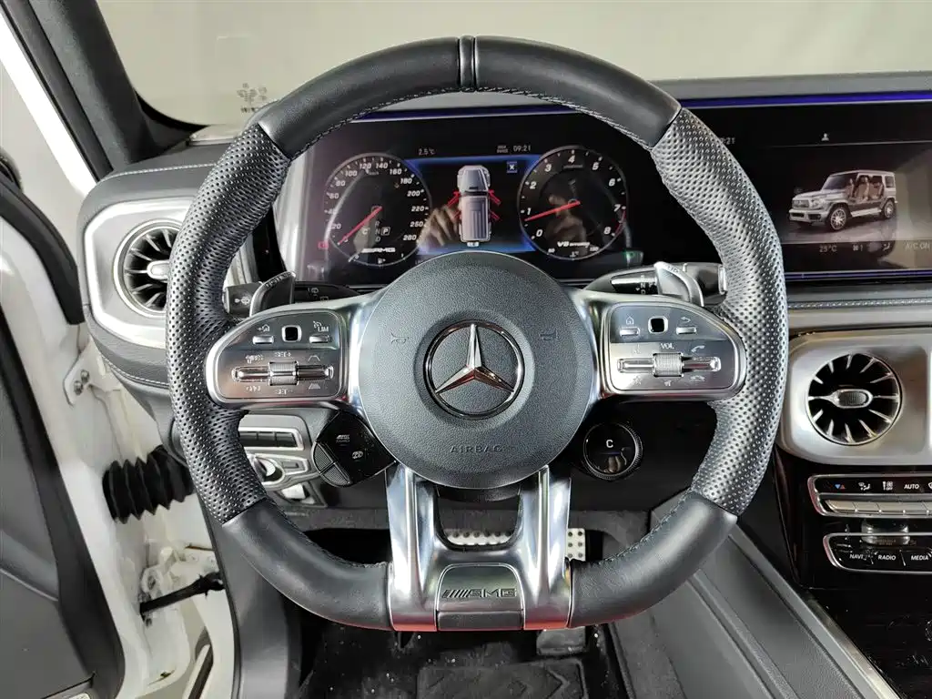 Mercedes-Benz G-Class AMG — фото 11
