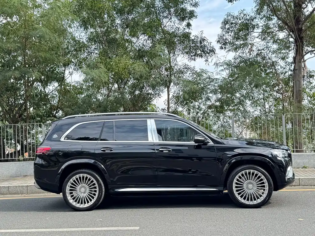Mercedes-Benz GLS — фото 7