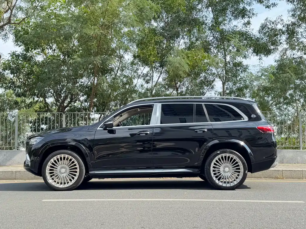 Mercedes-Benz GLS — фото 8