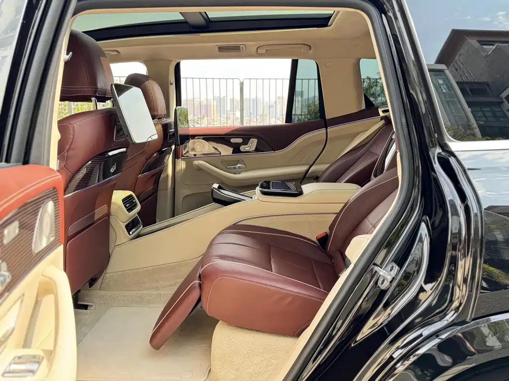 Mercedes-Benz GLS — фото 10