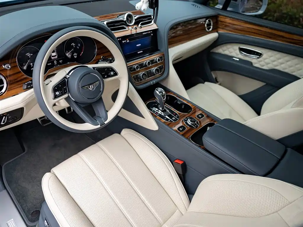 Bentley Bentayga — фото 9
