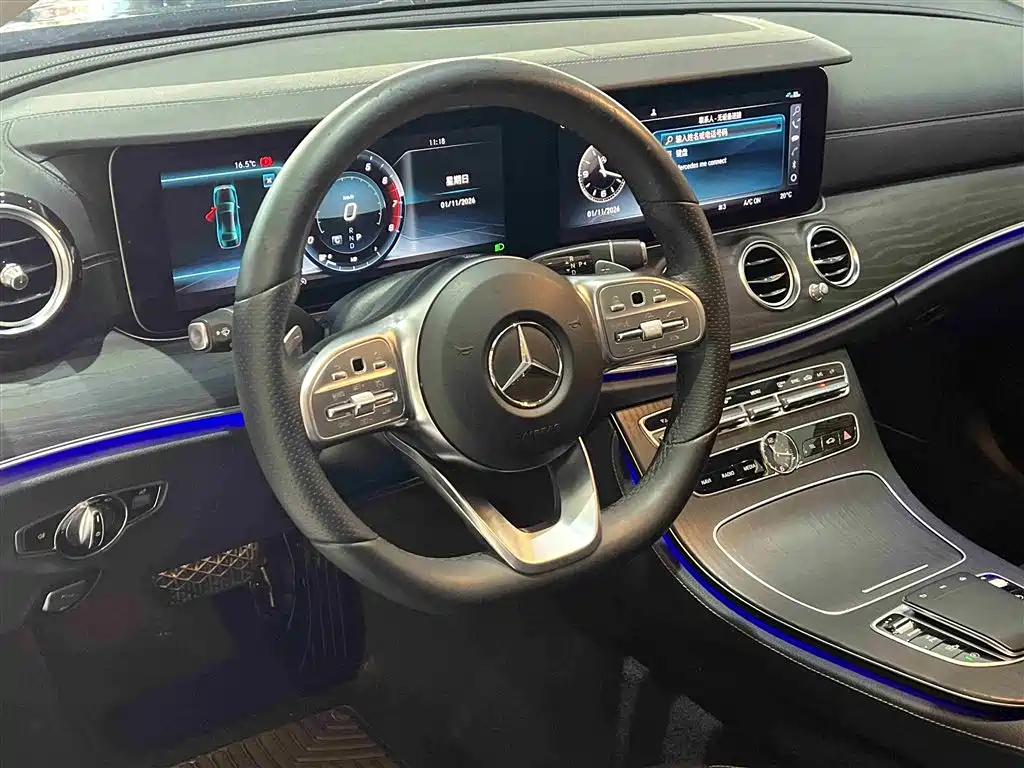 Mercedes-Benz E-Class — фото 14