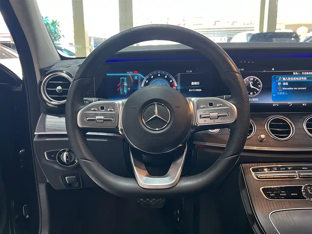 Mercedes-Benz E-Class — фото 15