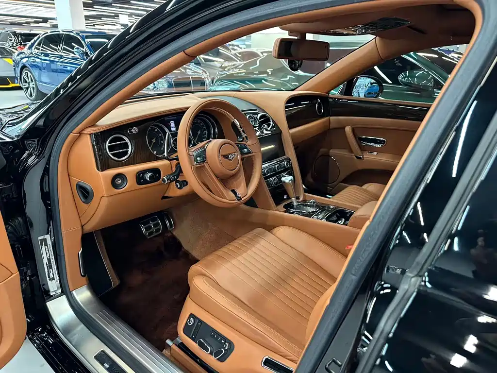 Bentley Flying Spur — фото 5