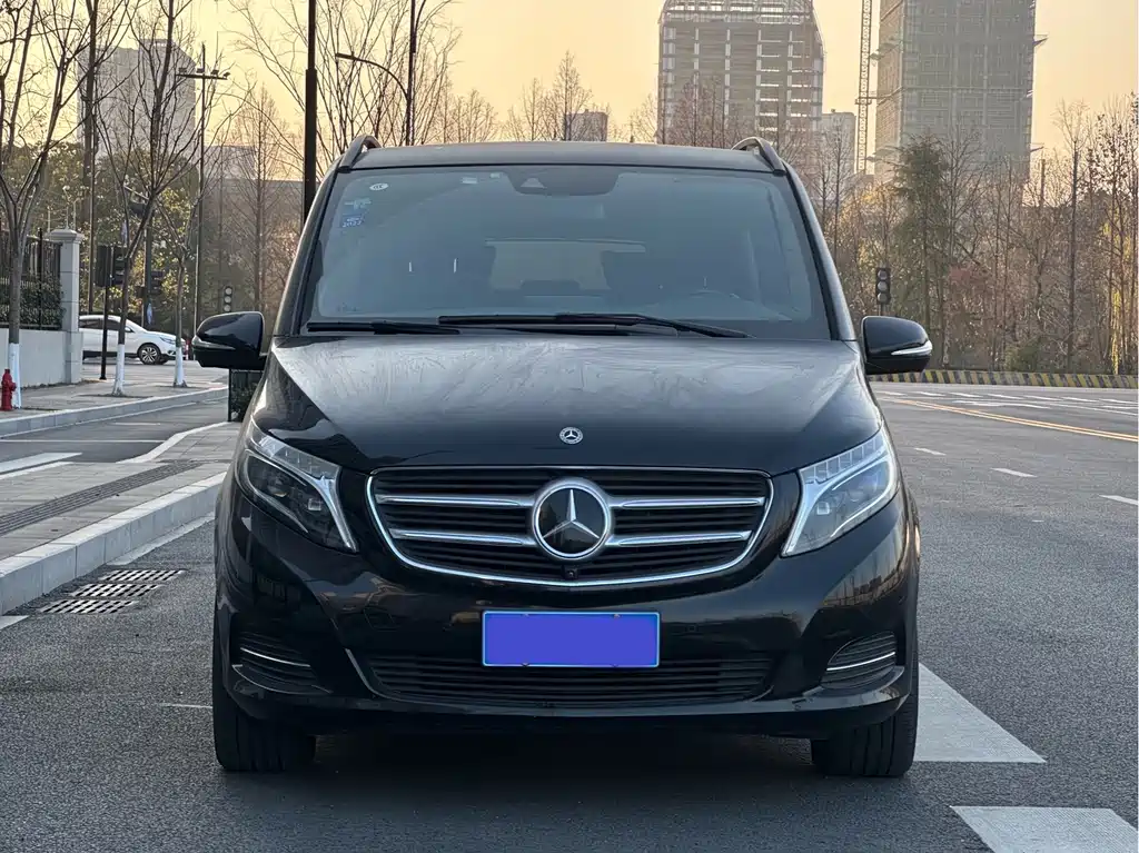 Mercedes-Benz V-Class — фото 2