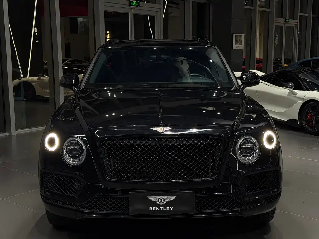 Bentley Bentayga — фото 2