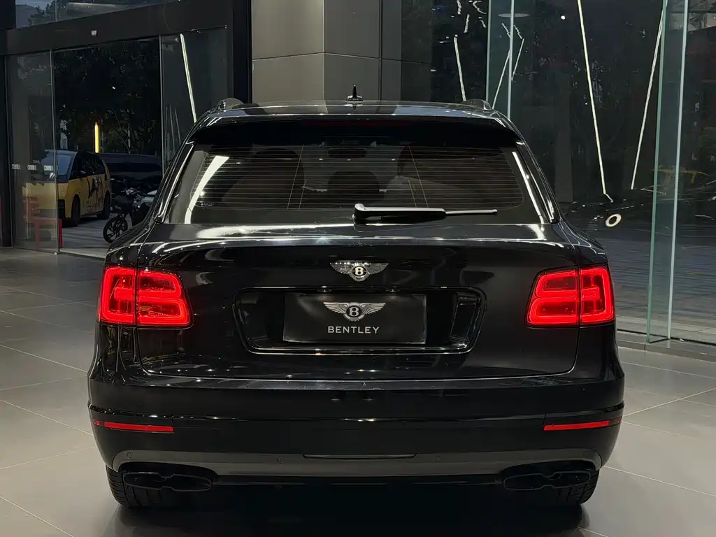 Bentley Bentayga — фото 4