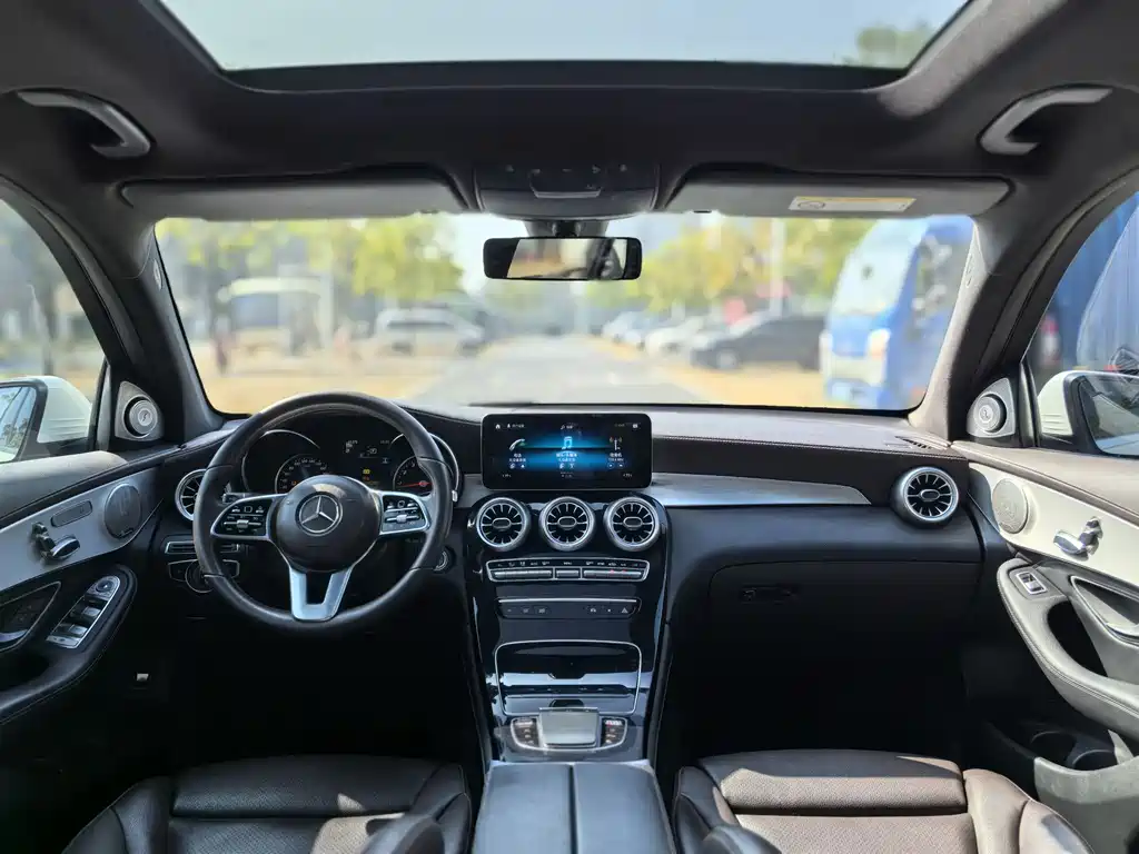 Mercedes-Benz GLC — фото 9
