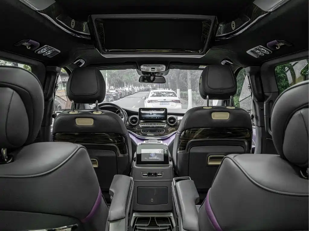 Mercedes-Benz V-Class — фото 14