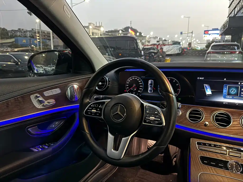 Mercedes-Benz E-Class — фото 11