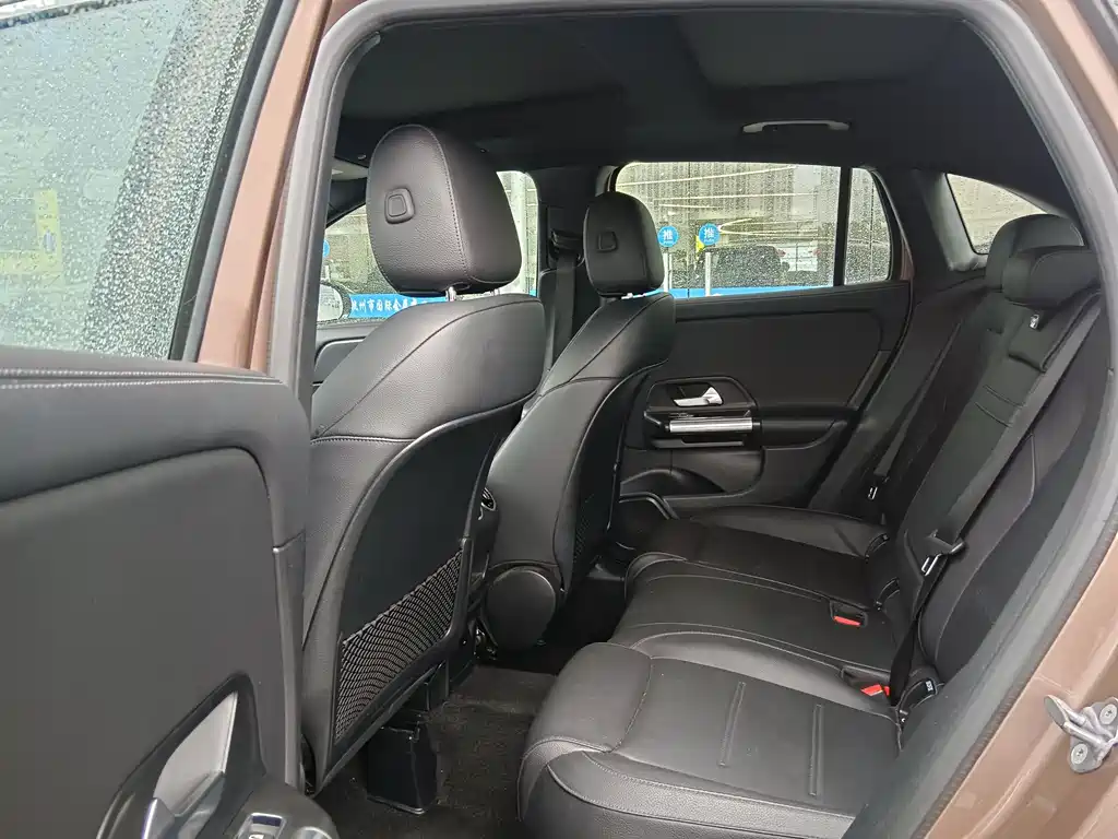 Mercedes-Benz GLA — фото 10