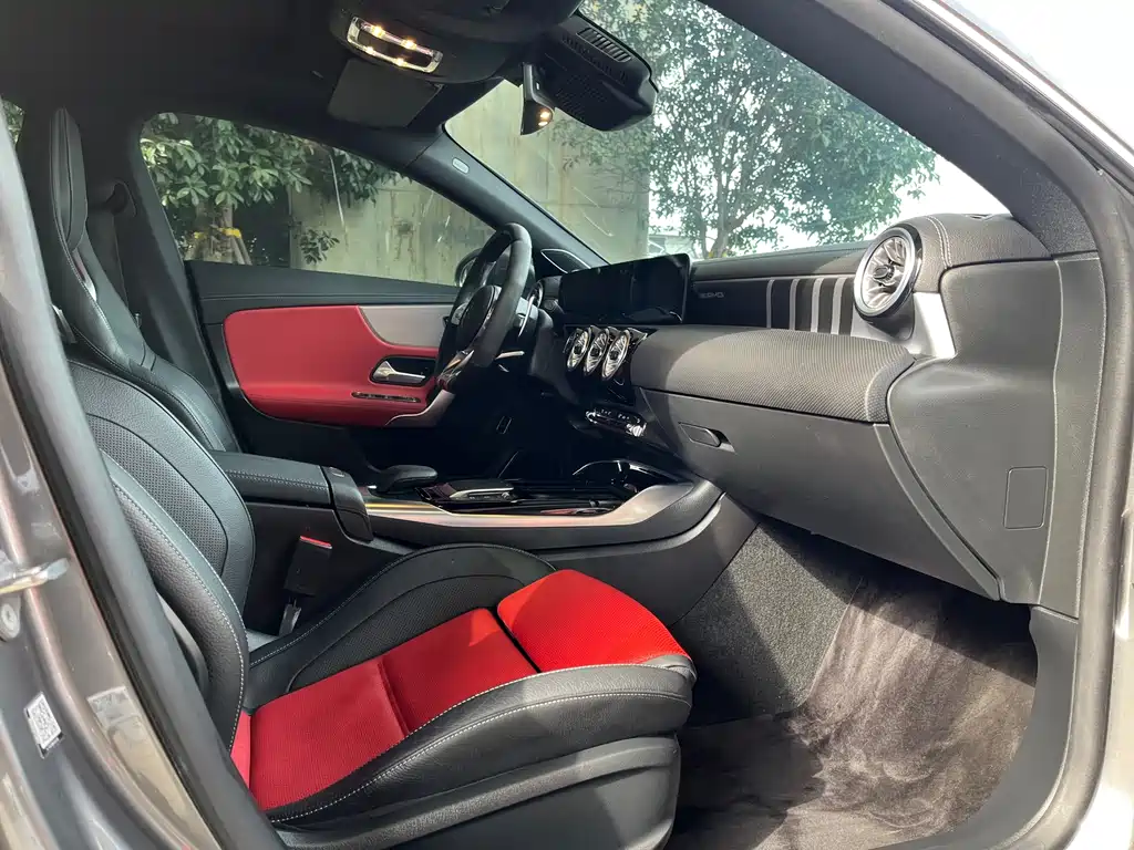 Mercedes-Benz CLA AMG — фото 9
