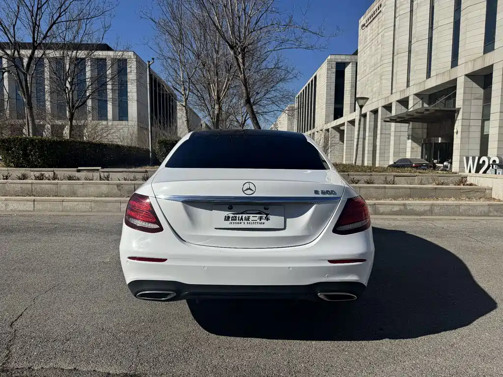 Mercedes-Benz E-Class (Import) — фото 5