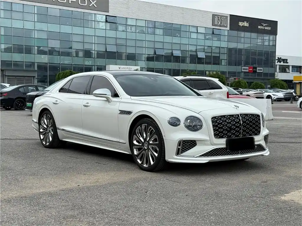 Bentley Flying Spur PHEV — фото 3