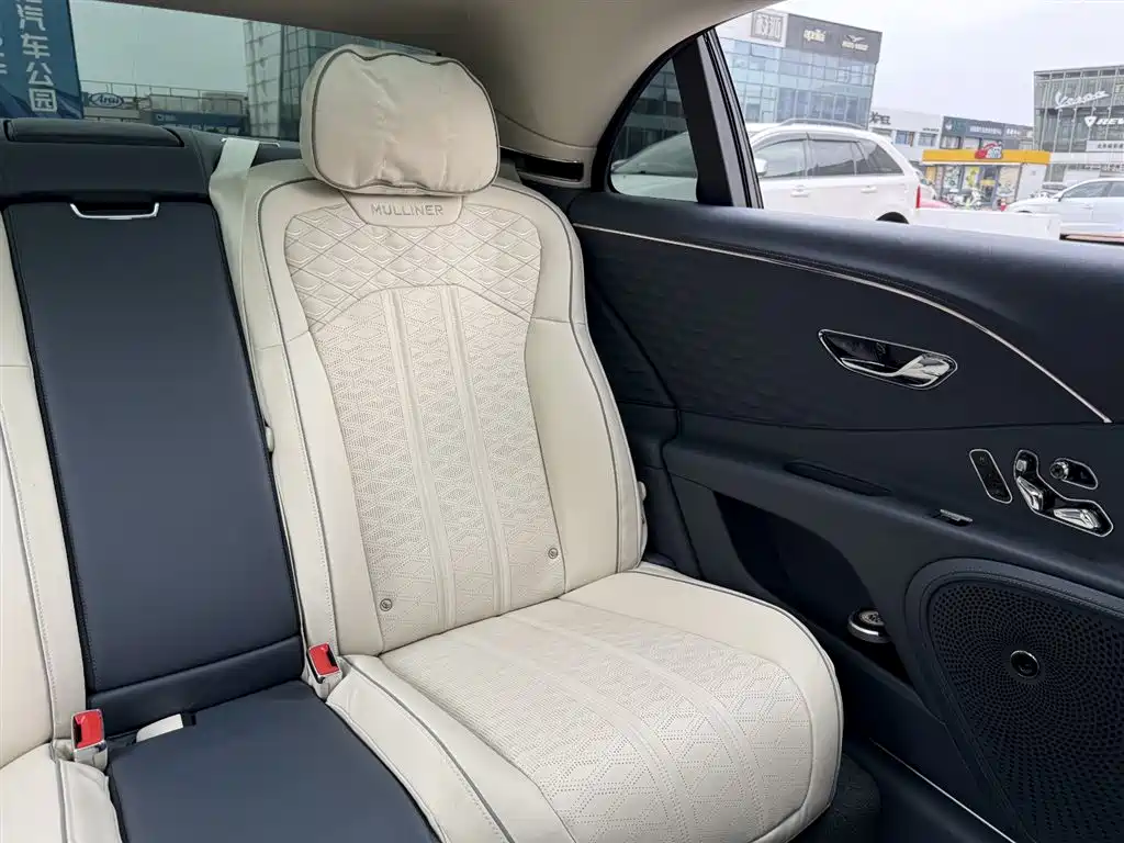 Bentley Flying Spur PHEV — фото 33