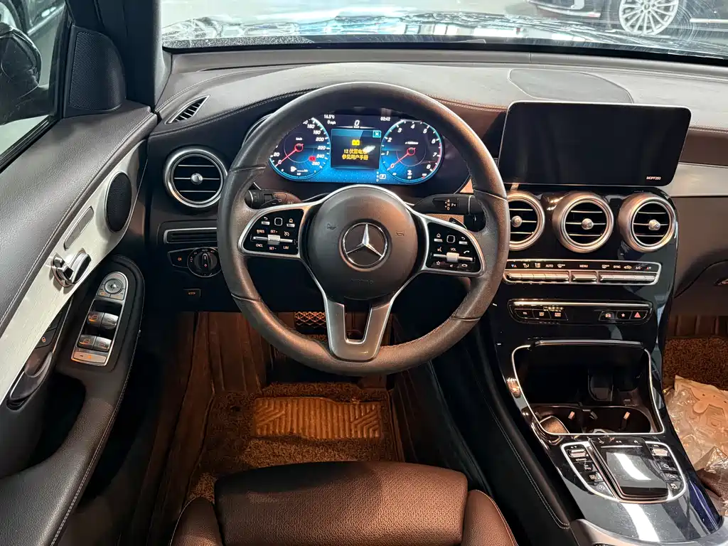 Mercedes-Benz GLC — фото 9