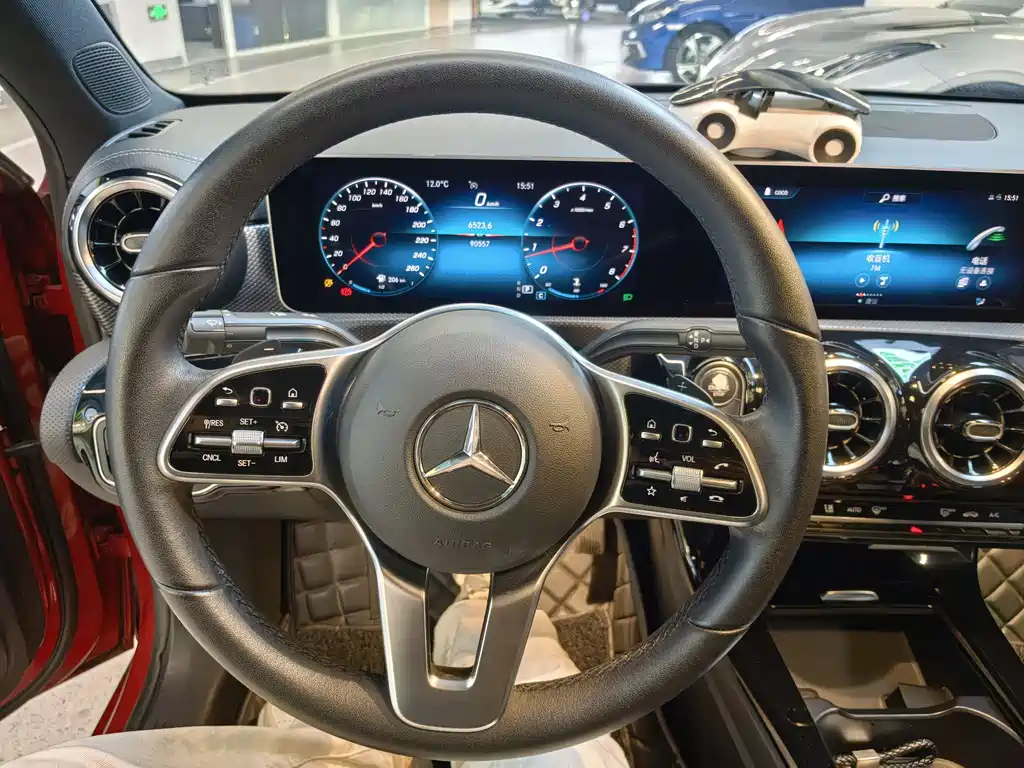Mercedes-Benz A-Class — фото 10