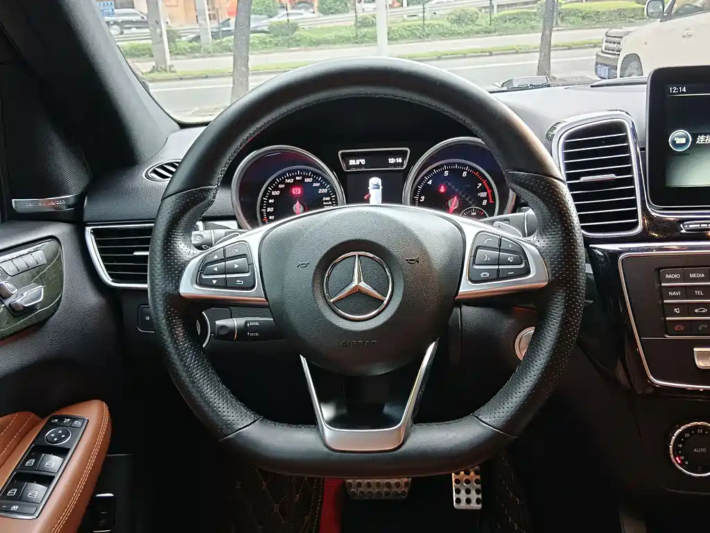 Mercedes-Benz GLE AMG — фото 11