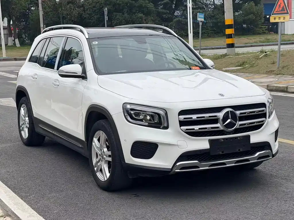 Mercedes-Benz GLB — фото 3