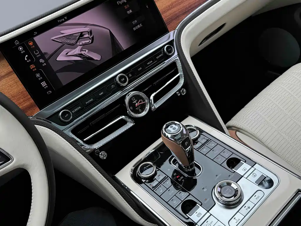 Bentley Flying Spur PHEV — фото 23