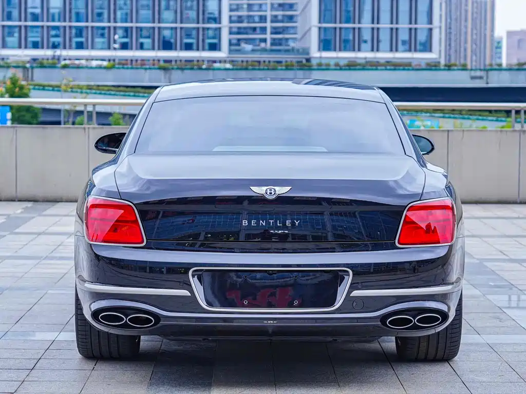 Bentley Flying Spur PHEV — фото 5
