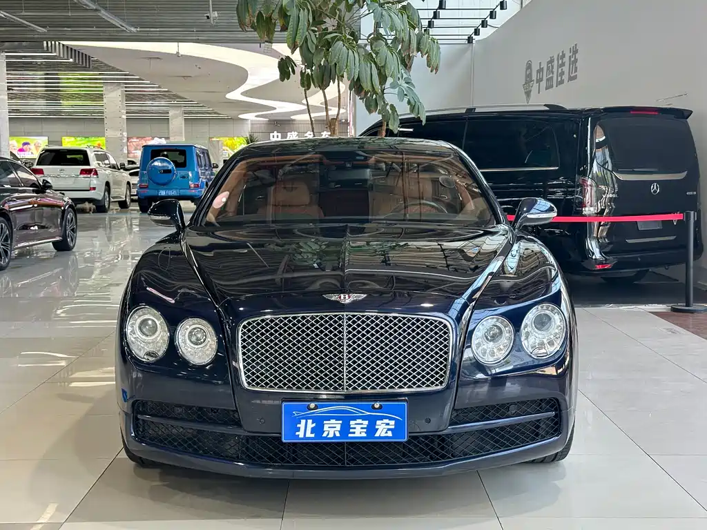 Bentley Flying Spur — фото 2