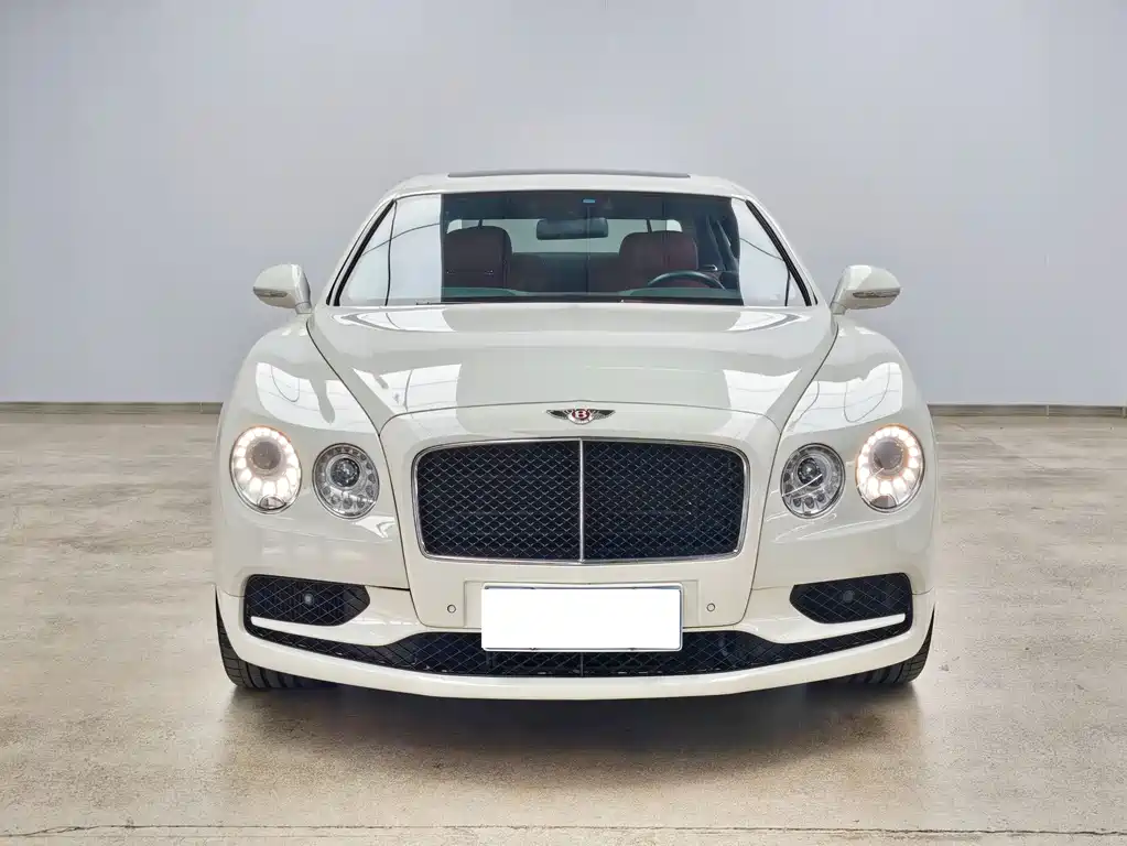 Bentley Flying Spur — фото 2
